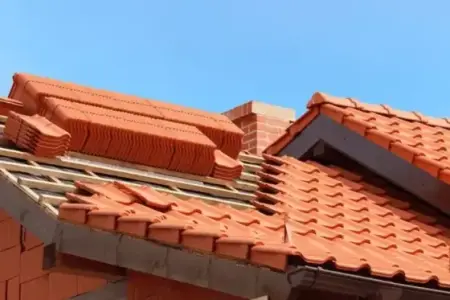 Pose et rénovation de toiture en tuiles à Saint-Girons-d'Aiguevives
